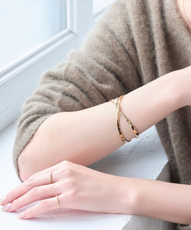 Phoebe トップクロスワイドカフバングル ゴールド