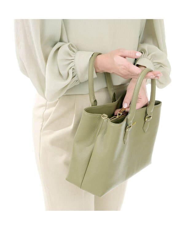 IBIZA イニシオ　牛革　2WAYバッグ 薄緑