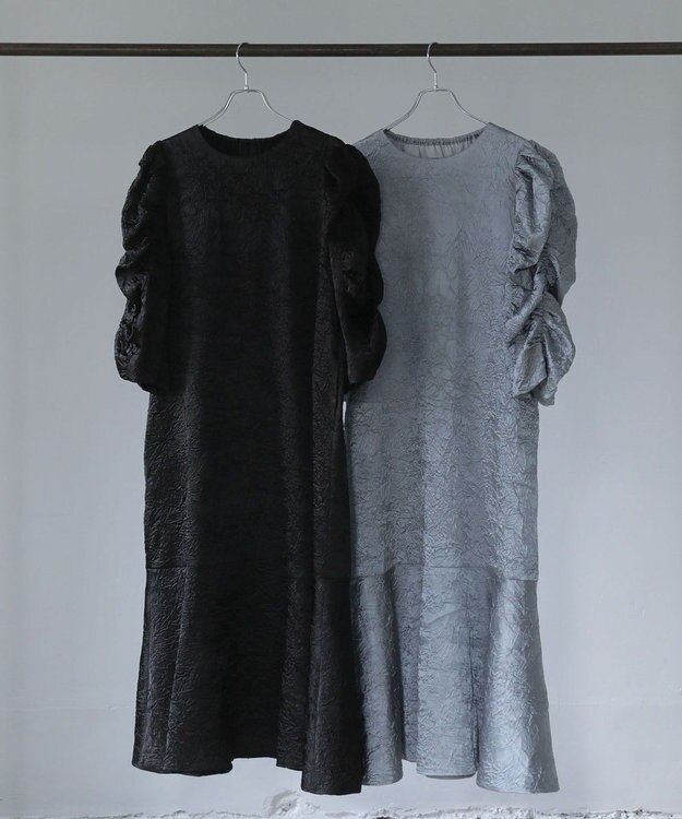 Green Parks ■ＥＳＣＡＲ　エンボスギャザースリーブワンピース Silver