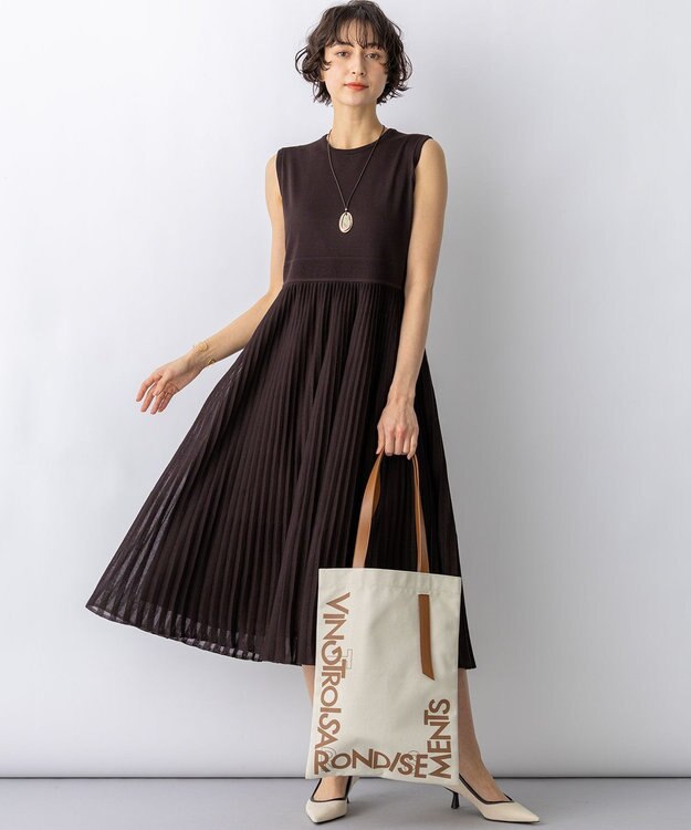23区 【先行予約】プリーツニット ワンピース ダークブラウン系