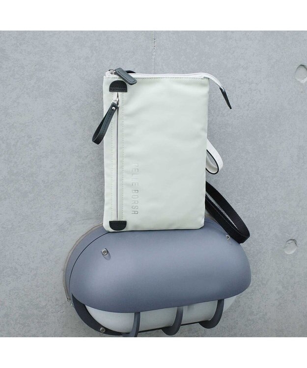 PELLE BORSA 縦型ポシェット Cheers チアーズ 5205 アイボリー