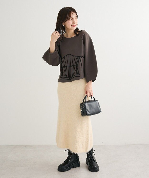 Green Parks ■ESCAR コルセットコード刺繍プルオーバー Charcoal Gray