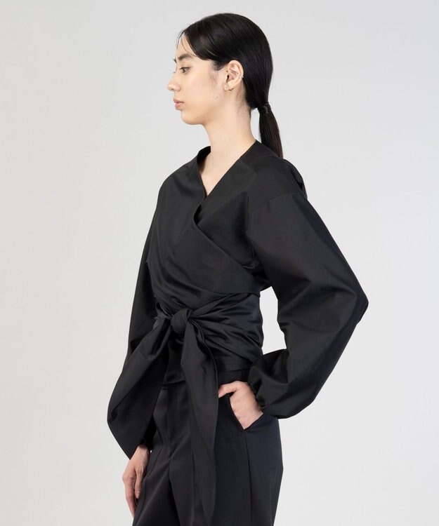 23区 【エステータ】シルク混タフタ カシュクールブラウス ブラック系