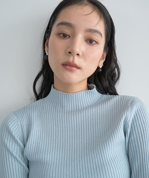 YECCA VECCA ラメ混ハイネックリブニット Sax