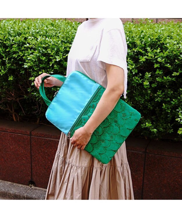 tsumori chisato CARRY スカラップレース ハンドバッグ PCケース パソコンケース 13インチ 【おしゃれな女性向け！】 グリーン