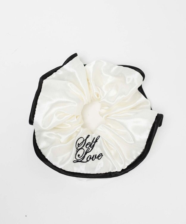 WEGO LBIGロゴ刺繍シュシュ ホワイト