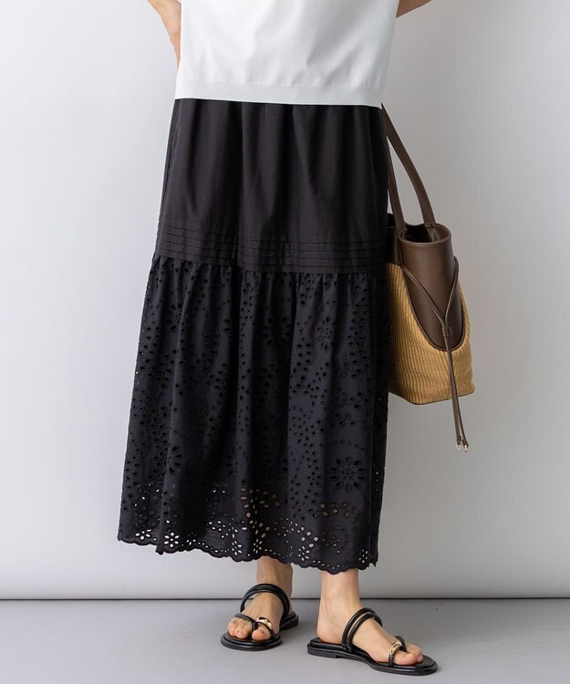 23区 【先行予約】カットワークエンブロイダリー スカート ブラック系