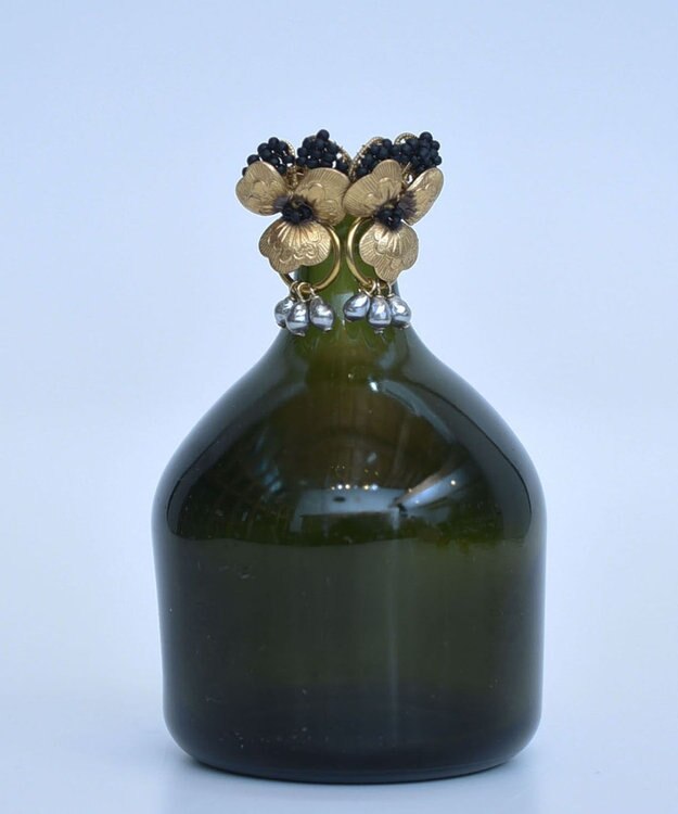 monshiro 【パール】ビオラ イヤリング（ブラック） ゴールド