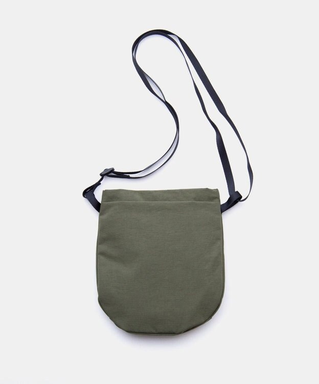 NIZYU KANO LIGHT NYLONショルダーポーチ カーキ