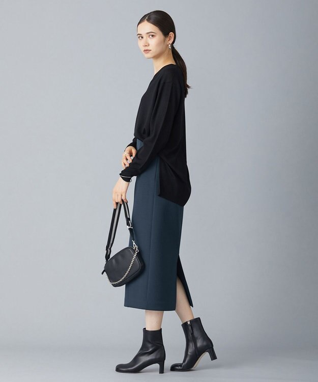 ICB 【洗える】 コンパクトウール Vネックプルオーバー ブラック系