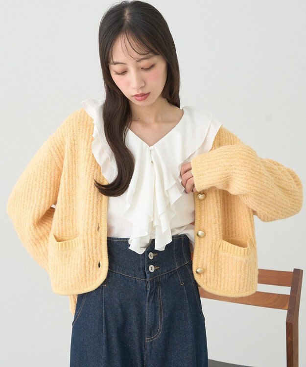 earth music&ecology 【WEB限定】ゴールド釦ショートニットカーディガン Yellow