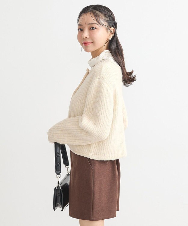 earth music&ecology 【WEB限定】ゴールド釦ショートニットカーディガン Ivory