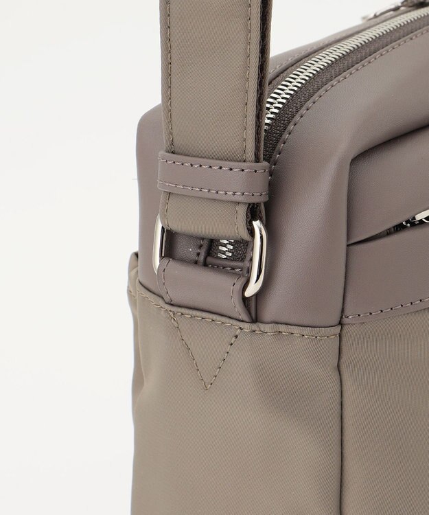 Y'SACCS ブロックモチーフショルダー グレージュ