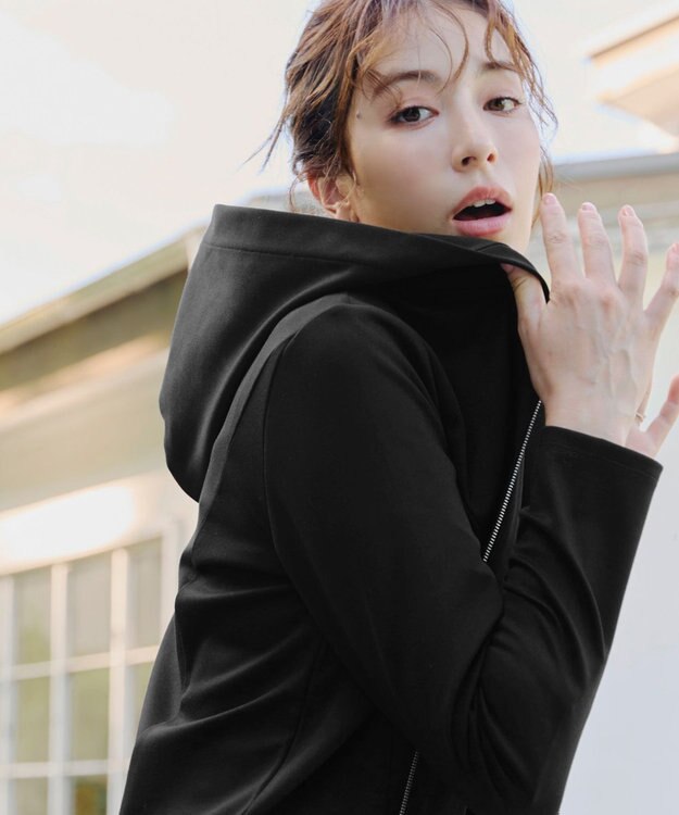 Tiaclasse 【UVカット・吸水速乾・洗える】 “きれい見え” カットソーラインフードパーカー ブラック