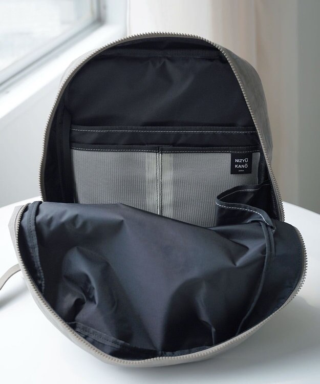 NIZYU KANO FUKUI SIWA ナイロンリュック Sサイズ グレージュ