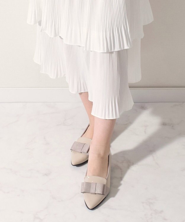 Bridget Birkin ＜2E＞【Bridget Birkin Walk】グログランリボンオペラパンプス ベージュエナメル