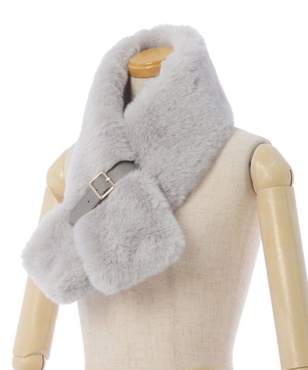 MOONBAT 【大人百花1月号掲載】FURLA フェイクファーマフラー ベルト差し込み ファーティペット ロゴプレート付 ライトグレー