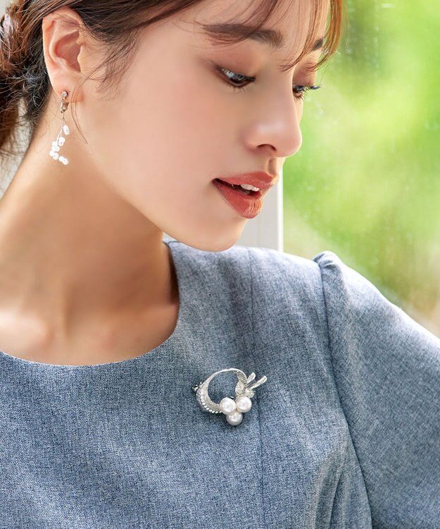 Tiaclasse パール＋リボンブローチ シルバー