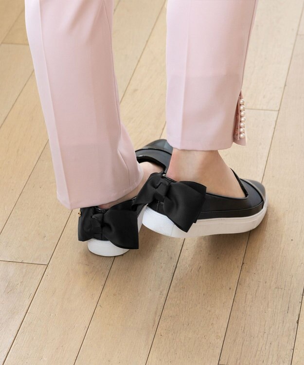 TOCCA BACK RIBBON SLIPON スニーカー ブラック×レース柄