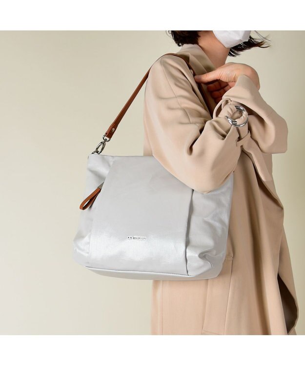 LA BAGAGERIE コーティングキャンバス 2WAYショルダーバッグ ライトグレー