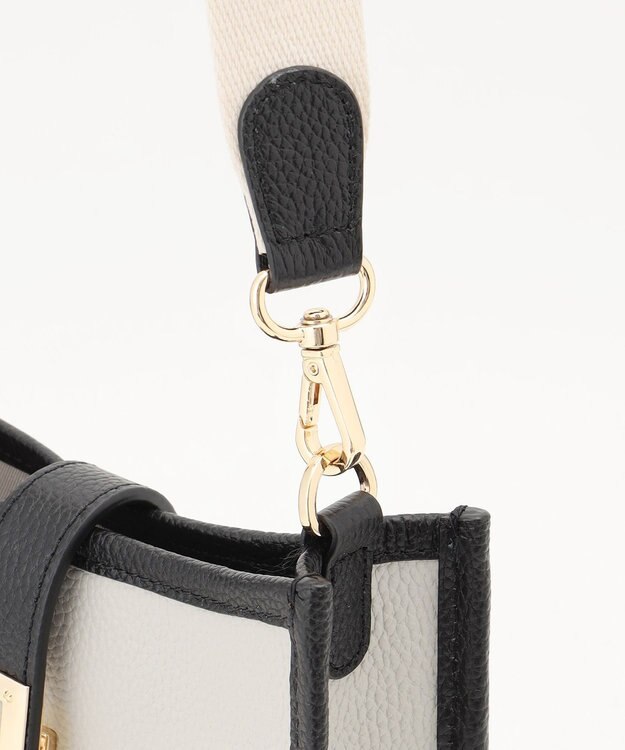 LA BAGAGERIE スクエアレザーミニショルダーバッグ アイボリー