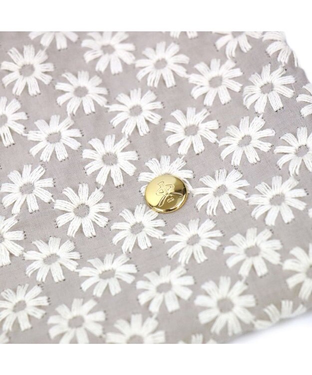 Regalo Felice 【花の刺繍 / セットで持っても可愛い】ポーチ大 / REGALO BE(ベージュ)