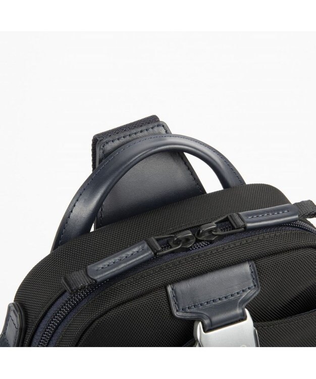 ZERO HALLIBURTON ZLM ボディバッグ 4L 550g 81514 ネイビー