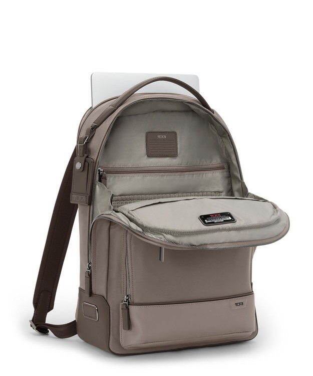 TUMI HARRISON 「ウォレン」バックパック トープ ドリフトウッド