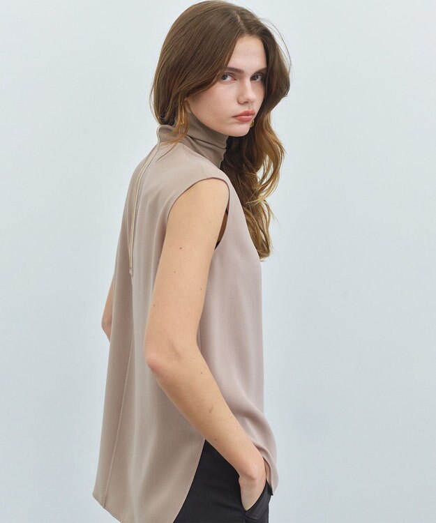 BEIGE， FLEUR / 異素材ネック フレンチスリーブブラウス Beige