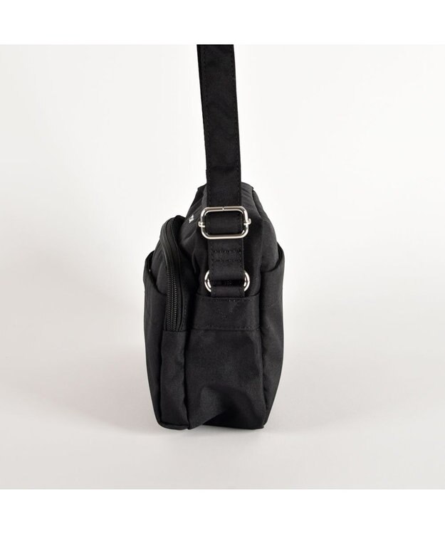 Y'SACCS サスティナブルポシェット ブラック