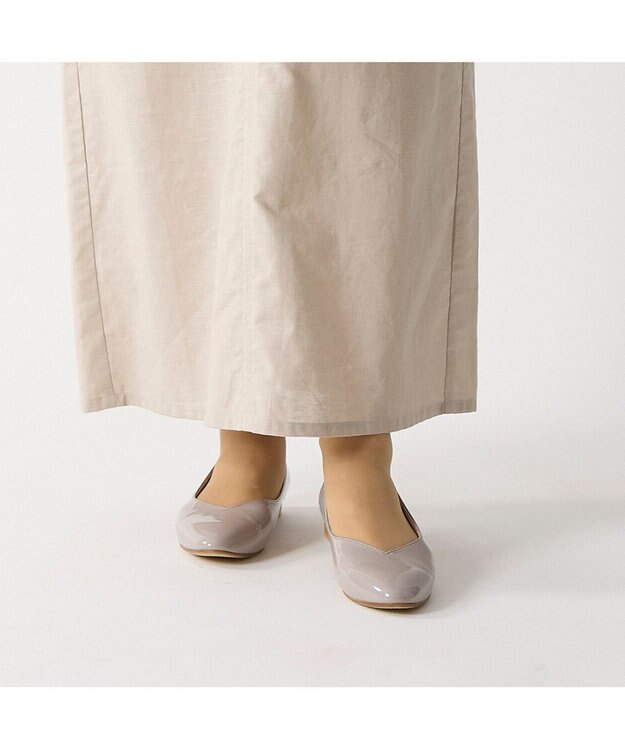 ing <ing>【WEB限定】【レイン対応】Vカットパンプス ライトグレーエナメル