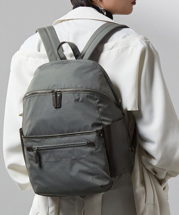 Y'SACCS 【ナイロンタフタ×リサイクルレザー】デイリーリュック ダークグレー