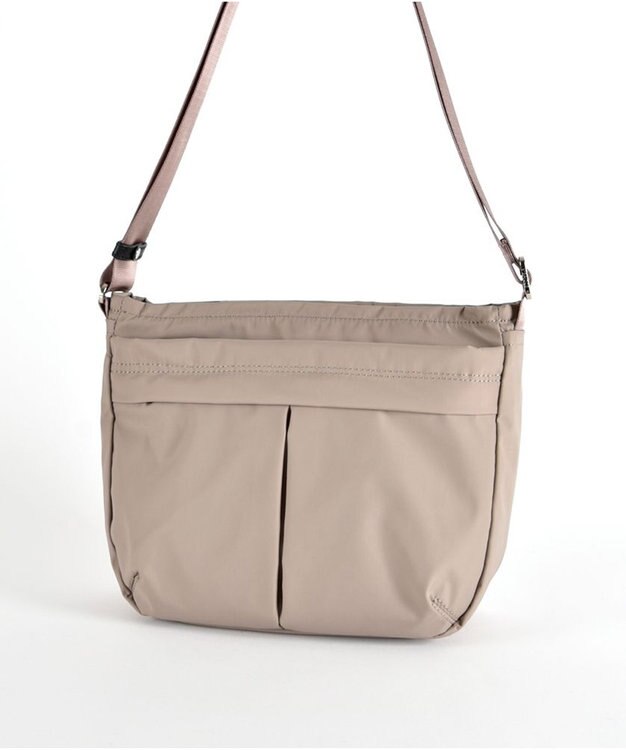 Y'SACCS ナイロンタフタショルダーバッグ　ミディアム グレイッシュベージュ