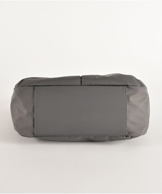 Y'SACCS ナイロンタフタショルダーバッグ　ミディアム ダークグレー