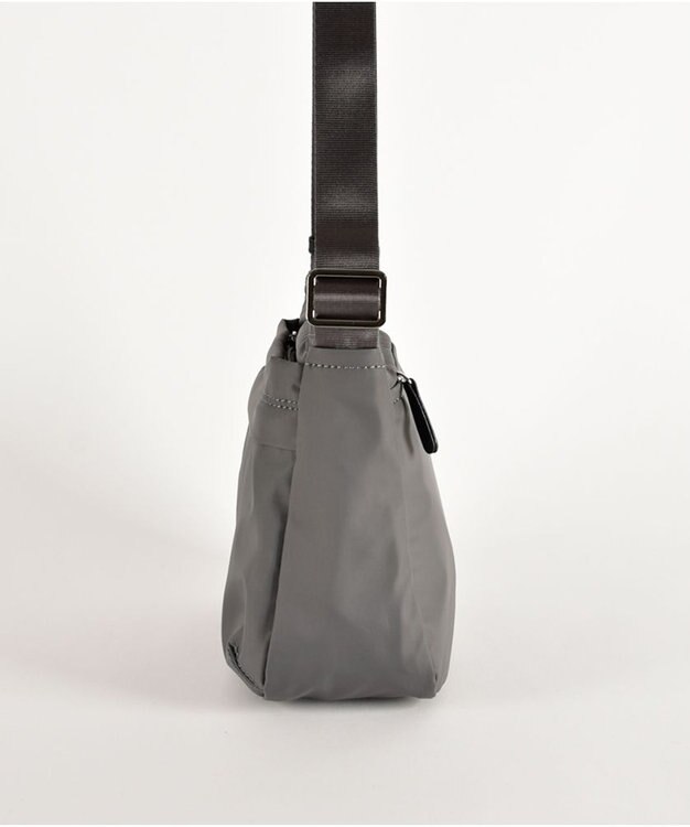 Y'SACCS ナイロンタフタショルダーバッグ　ミディアム ダークグレー