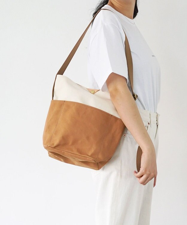 NIZYU KANO TWO-TONEショルダーバッグ Sサイズ 生成り×キャメル