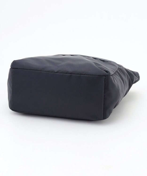 LA BAGAGERIE チャーム付き　ナイロンリュック ダークグレー