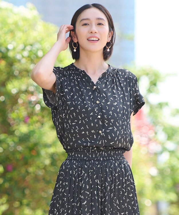 自由区 【洗える・XSサイズあり】ビンテージサテンプリント柄 ブラウス ブラック系5