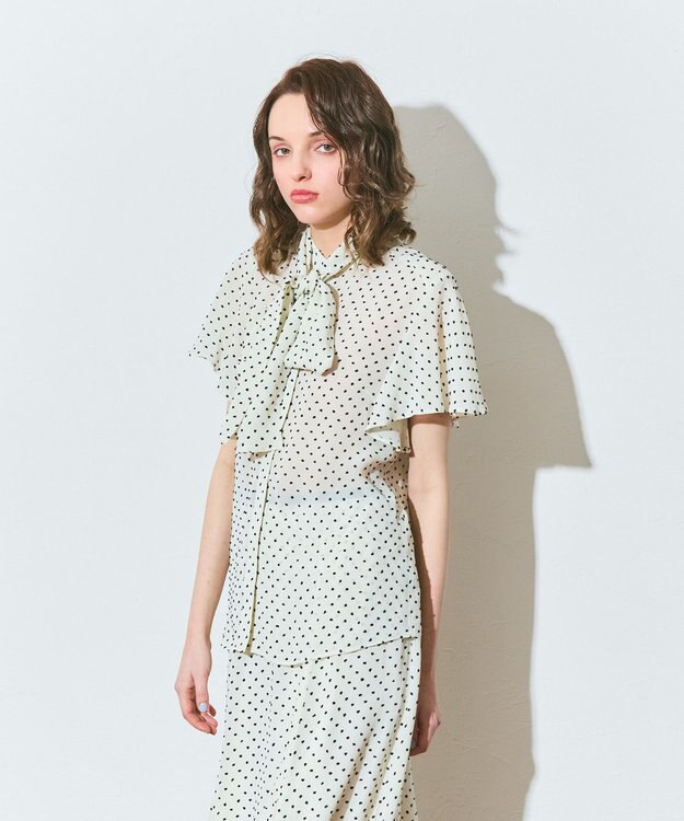 GRACE CONTINENTAL ドットジャガードボウタイブラウス キナリ