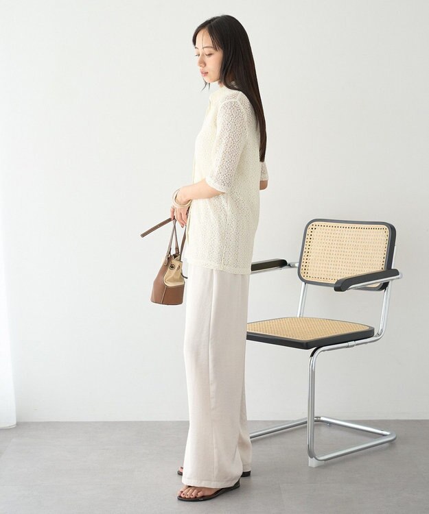 earth music&ecology ストレッチレース襟付シャツ Off White