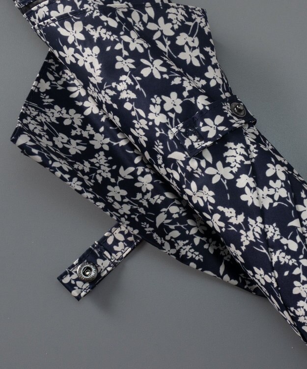 AURORA Blao（ブラオ）小花柄プリントプチ折り晴雨兼用傘（トップフラット折傘）日傘 ネイビー