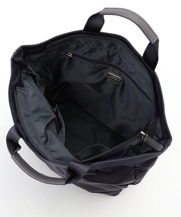 LA BAGAGERIE チャーム付き　ナイロンリュック ダークグレー