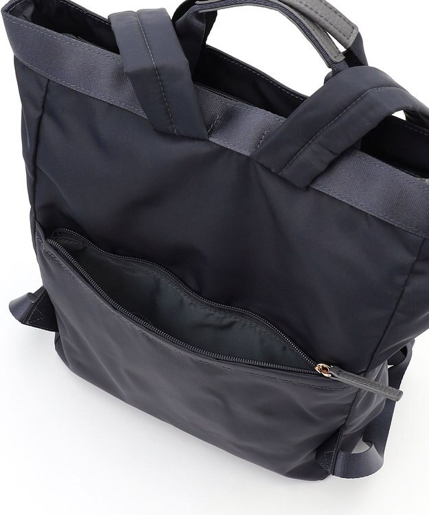 LA BAGAGERIE チャーム付き　ナイロンリュック ダークグレー