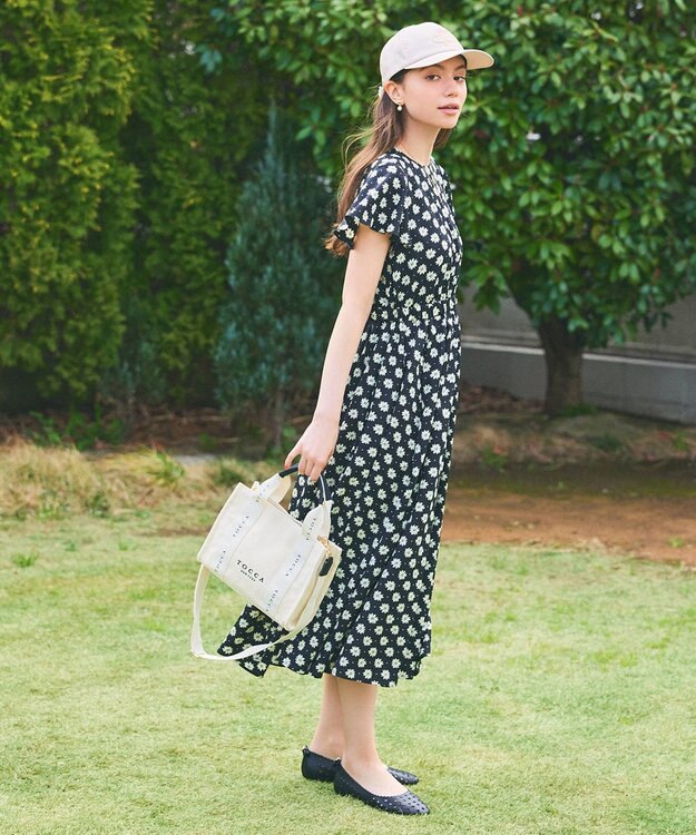 TOCCA 【WEB＆一部店舗限定】DANCING TOCCA SQUARETOTE トートバッグ アイボリー系