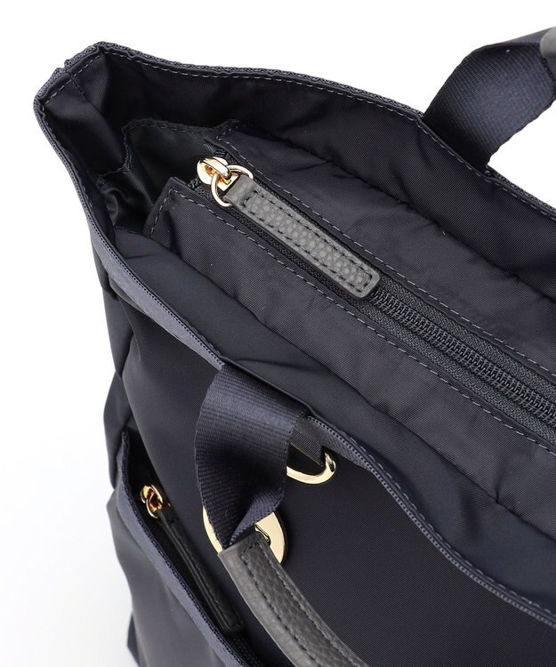 LA BAGAGERIE チャーム付き　ナイロンリュック ダークグレー