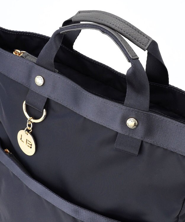 LA BAGAGERIE チャーム付き　ナイロンリュック ダークグレー