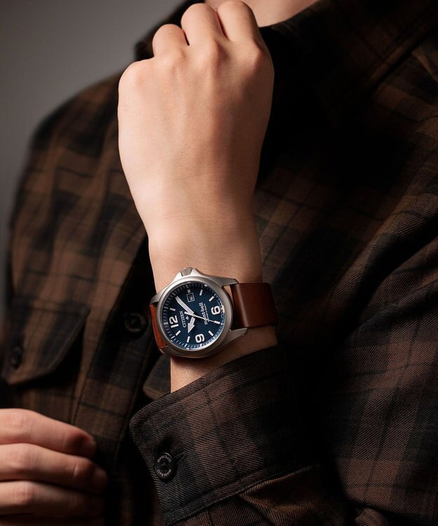 CITIZEN 【モンベル×シチズン】抜群のタフさとミニマルな魅力を極めたコラボレーションモデル BN0247-01L ブルー