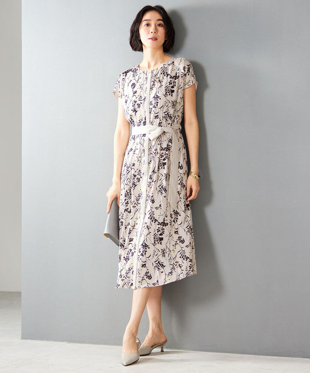 美品　オンワード　自由区【洗える】ハーバルフロープリント　ワンピース　ネイビー 自由区 L 【洗える】ハーバルフロープリント ワンピース