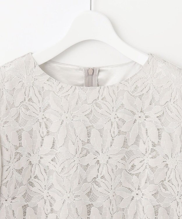 自由区 【XSサイズ～/洗える/セット可】フラワーコードレース ペプラムブラウス ライトグレー系