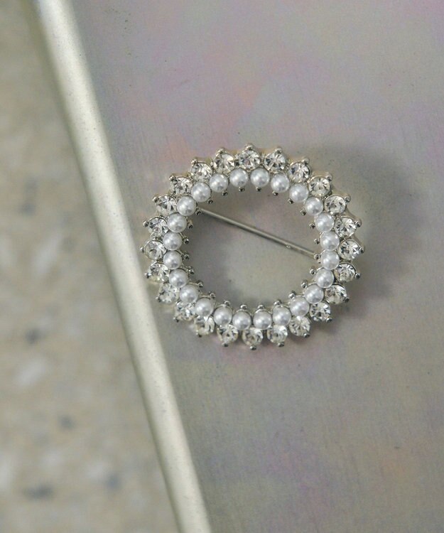 YECCA VECCA パールビジューサークルブローチ Silver